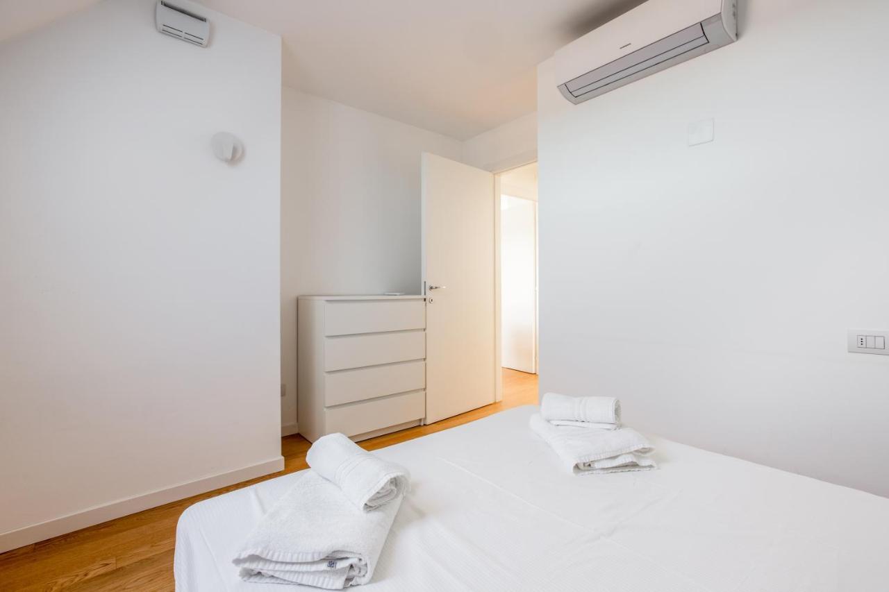 Modern Apt With Terrace, Wifi & Ac Мілан Екстер'єр фото